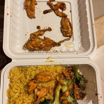 Chung Hing Chinese Take Out Kitchen - chicken and broccoli - Chinese Near Me - West Babylon, New York