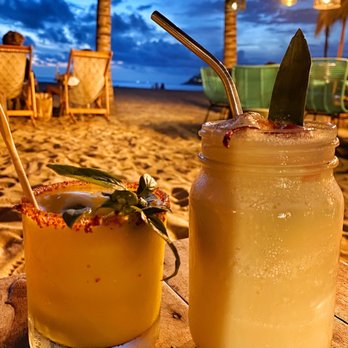 Agua Salá - Cate de mi corazón & Piña colada - Mexican Near Me - Brisas de Zicatela, OAX