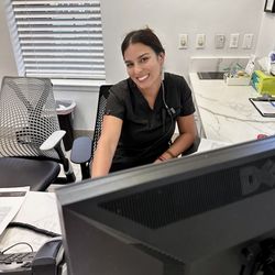 Connor Van, DMD - Orlando Dental Implants - Yamilka is so sweet... all the ladies and the dentist are awesome!
