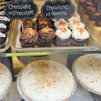 Lassen & Hennigs - Delis Near Me - Brooklyn, New York