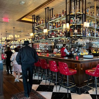 The Avenue Steak Tavern - people at the bar - Steakhouses Near Me - Dublin, Ohio