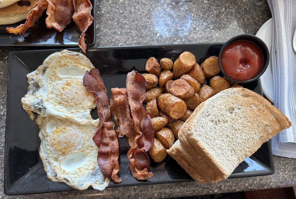 Food from County Seat Restaurant & Lounge