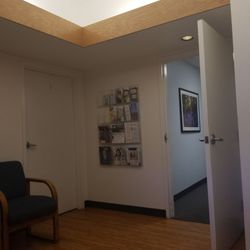 Diablo Pulmonary Medical Group - Waiting space with magazines