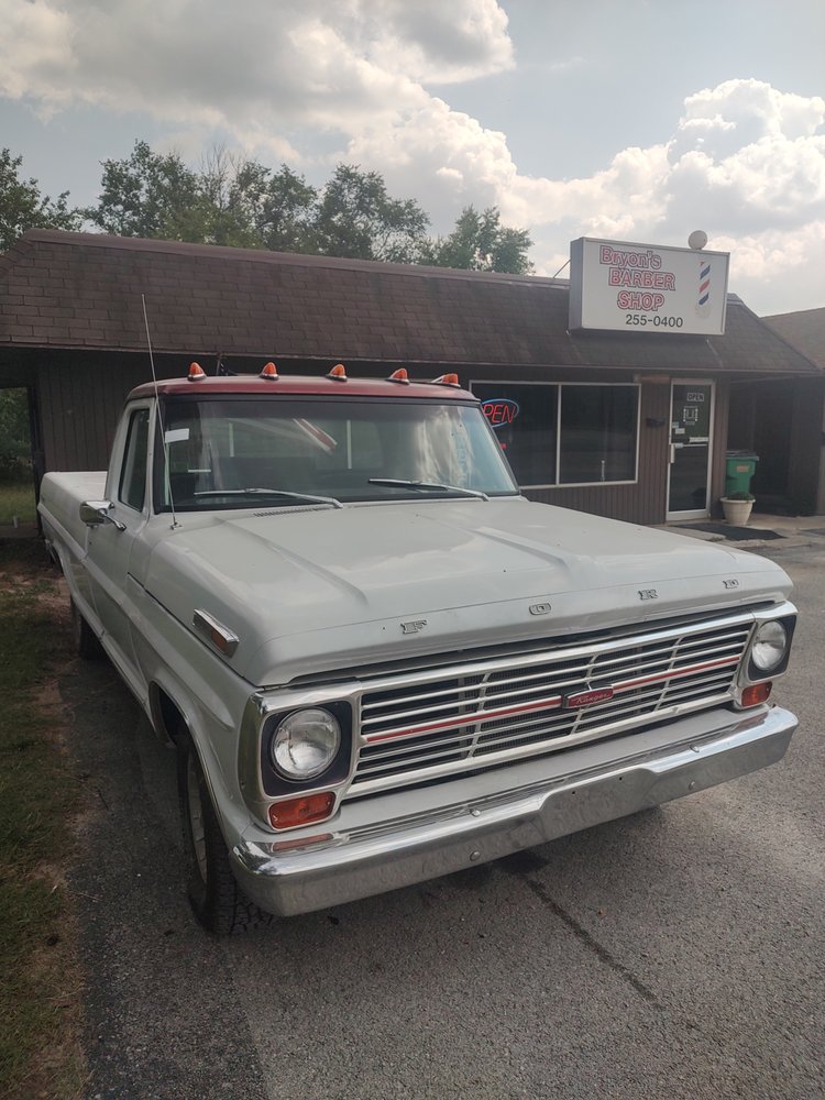 Bryon's Barber Shop Logo