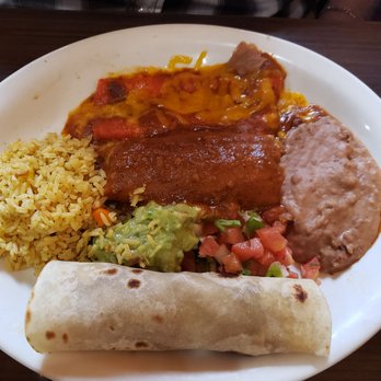 Morelia Mexican Cafe - Ground beef tamale plate - Mexican Near Me - Elgin, Texas