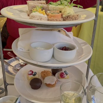 Kings' Carriage House - Tea time! - New American Near Me - New York, New York