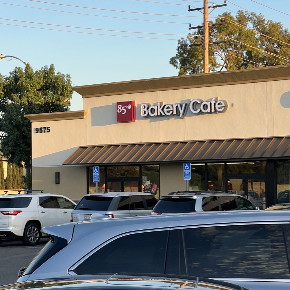 85°C Bakery Cafe-Cypress - Outside - Coffee & Tea Near Me - Cypress, California 85°C Bakery Cafe-Cypress - Outside - Coffee & Tea Near Me - Cypress, California
