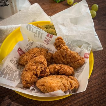 Habit Burger & Grill - Kids Crispy Chicken Bites - Salad Near Me - University Place, Washington Habit Burger & Grill - Kids Crispy Chicken Bites - Salad Near Me - University Place, Washington