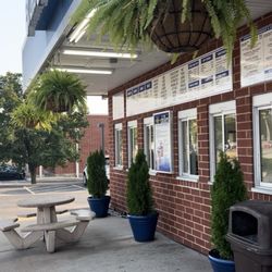 Rich's Frozen Custard - Outside