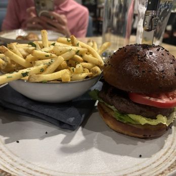 Common Craft - Hamburger and fries - Beer Bar Near Me - Boston, Massachusetts Common Craft - Hamburger and fries - Beer Bar Near Me - Boston, Massachusetts