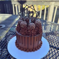 Cakessbyemily - Classic Chocolate lover cake!