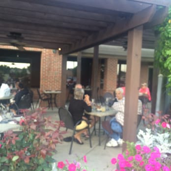 Boulder Creek - Outdoor  seating. - American Near Me - Brownsburg, Indiana