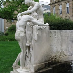Schicksalsbrunnen - Ein trauriges Paar