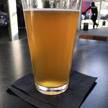EightyTwo - Ohana blonde ale - Bars Near Me - Los Angeles, California