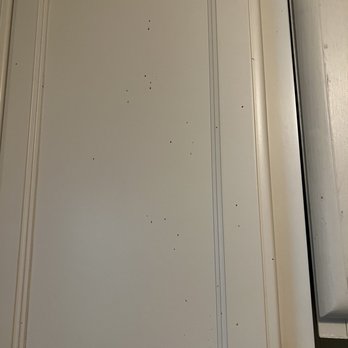 Hotel Saddleback - Dirty cabinets - Hotels Near Me - Norwalk, California