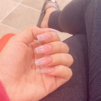 Q Nails & Spa - Nails done by Vincent - Nail Salons Near Me - Riverside, Illinois
