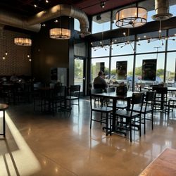 Mokas Coffee & Eatery - Interior seating