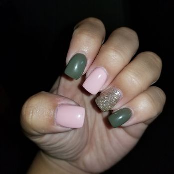 Queen Nails Bar & Spa - Shellac design by Rosy! I recommend having her do your nails!! - Nail Salons Near Me - Fort Wayne, Indiana Queen Nails Bar & Spa - Shellac design by Rosy! I recommend having her do your nails!! - Nail Salons Near Me - Fort Wayne, Indiana