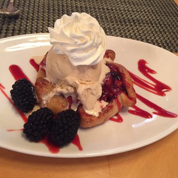 Kensington's Restaurant - Berry tart - Italian Near Me - Norwich, Connecticut