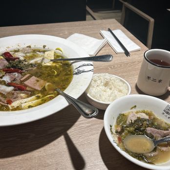 B2J Fish Soup - Chinese Near Me - Edison, New Jersey