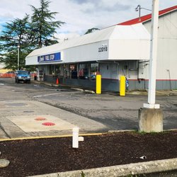Ernie's Kent Truck Stop - Front of Store
