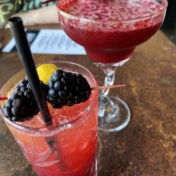 The Garage - Tasty drinks. Nice open to the patio bar!