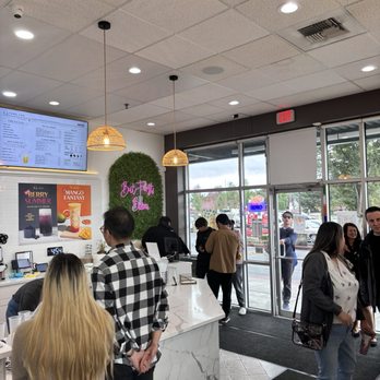 Feng Cha - spacious and clean inside, good drinks also! - Bubble Tea Near Me - Renton, Washington