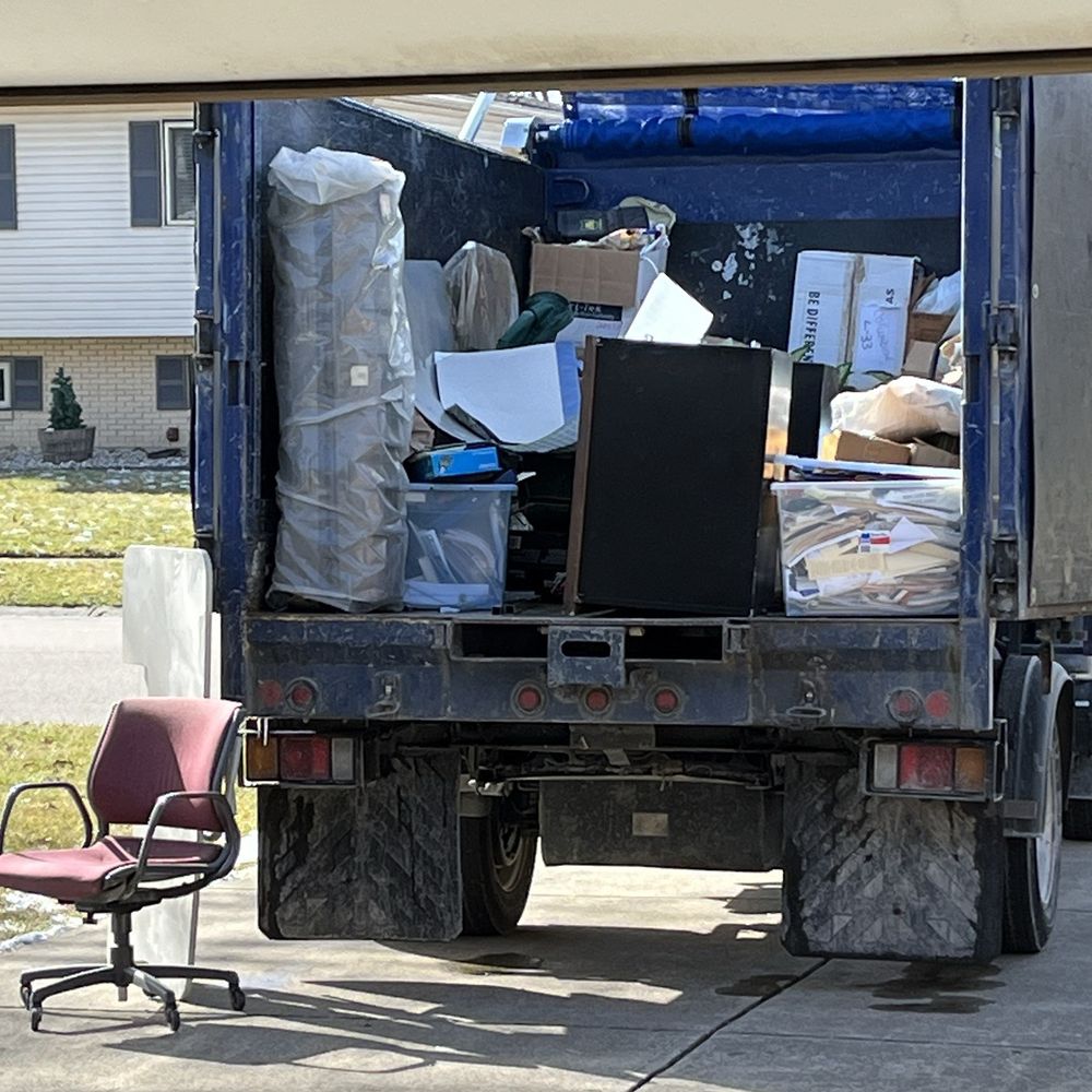 1-800-GOT-JUNK? Cincinnati - The truck in progress of junk removal we ended up filling the entire truck - Junk Removal & Hauling Near Me - Cincinnati, Ohio 1-800-GOT-JUNK? Cincinnati - The truck in progress of junk removal we ended up filling the entire truck - Junk Removal & Hauling Near Me - Cincinnati, Ohio