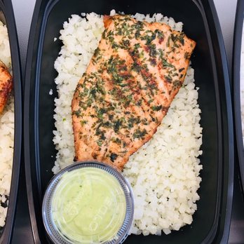 Bizzybodsfuel - Skillet seared salmon - Food Delivery Services Near Me Bizzybodsfuel - Skillet seared salmon - Food Delivery Services Near Me