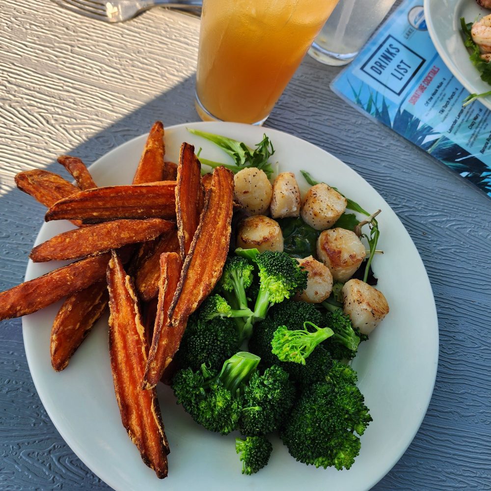 Lake Eustis Waterfront Grille - Scallops, Broccoli, and Sweet Potatoes fries - Seafood Near Me - Eustis, Florida Lake Eustis Waterfront Grille - Scallops, Broccoli, and Sweet Potatoes fries - Seafood Near Me - Eustis, Florida