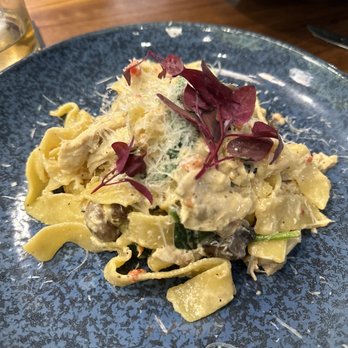 Crave Kitchen & Bar - Chicken papperdelle - Bars Near Me - Eagle, Idaho