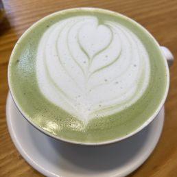 Matcha oatmilk latte