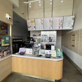 Jamba - the inside of a fast food restaurant - Juice Bars & Smoothies Near Me - Santa Monica, California Jamba - the inside of a fast food restaurant - Juice Bars & Smoothies Near Me - Santa Monica, California