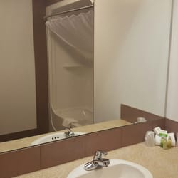 Motel Napoléon - clean shower