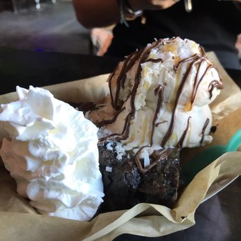 Mr Kream - Oreo bread pudding and Jenny from the Block. So moist! - Ice Cream & Frozen Yogurt Near Me - Miami, Florida