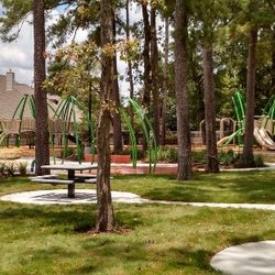 Shenandoah Park - Relaxing park with sight lines for watching your children play.