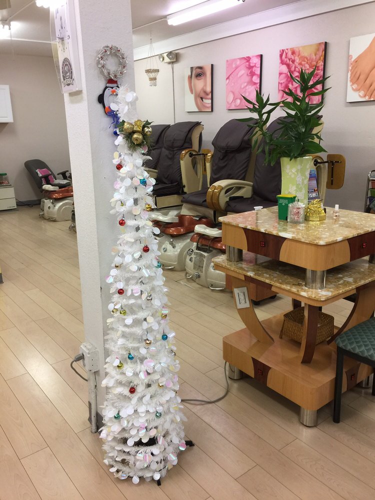 NY Design Hair & Nails Logo