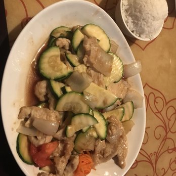 E Noodles - Thai Pineapple Chicken - Noodles Near Me - Concord, North Carolina E Noodles - Thai Pineapple Chicken - Noodles Near Me - Concord, North Carolina