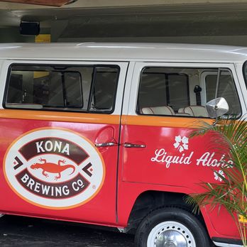 Kona Brewing - Kona Brewery Patio - Pubs Near Me - Honolulu, Hawaii