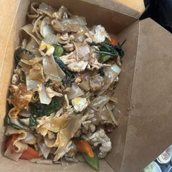 Bangkok Noi Thai - Drunken noodles