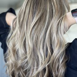 Shine Salon - Lived in color by Farra