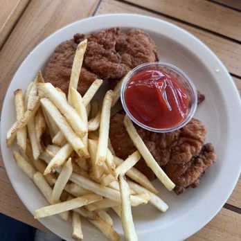 Port Marina - Chicken fingers and fries - Cocktail Bars Near Me - Cape May, New Jersey Port Marina - Chicken fingers and fries - Cocktail Bars Near Me - Cape May, New Jersey