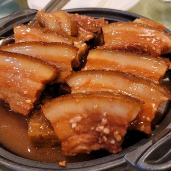 Golden Paramount Seafood Restaurant - Braised Pork Belly with Deep-Fried Taro - Seafood Near Me - Richmond, British Columbia Golden Paramount Seafood Restaurant - Braised Pork Belly with Deep-Fried Taro - Seafood Near Me - Richmond, British Columbia