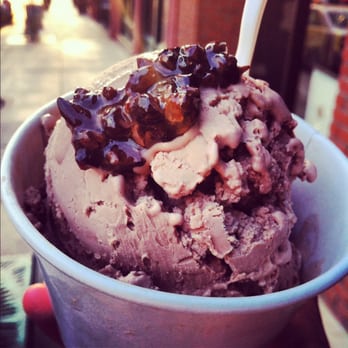 à la minute - Chocolate lavender with pure chocolate nibs. Amazing! - Ice Cream & Frozen Yogurt Near Me - Redlands, California à la minute - Chocolate lavender with pure chocolate nibs. Amazing! - Ice Cream & Frozen Yogurt Near Me - Redlands, California