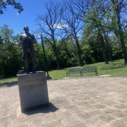Statue