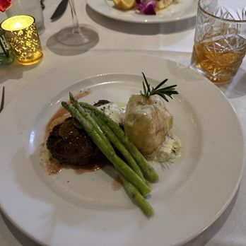 Union on the Hill Restaurant - Filet Mignon - New American Near Me - Kansas City, Missouri Union on the Hill Restaurant - Filet Mignon - New American Near Me - Kansas City, Missouri
