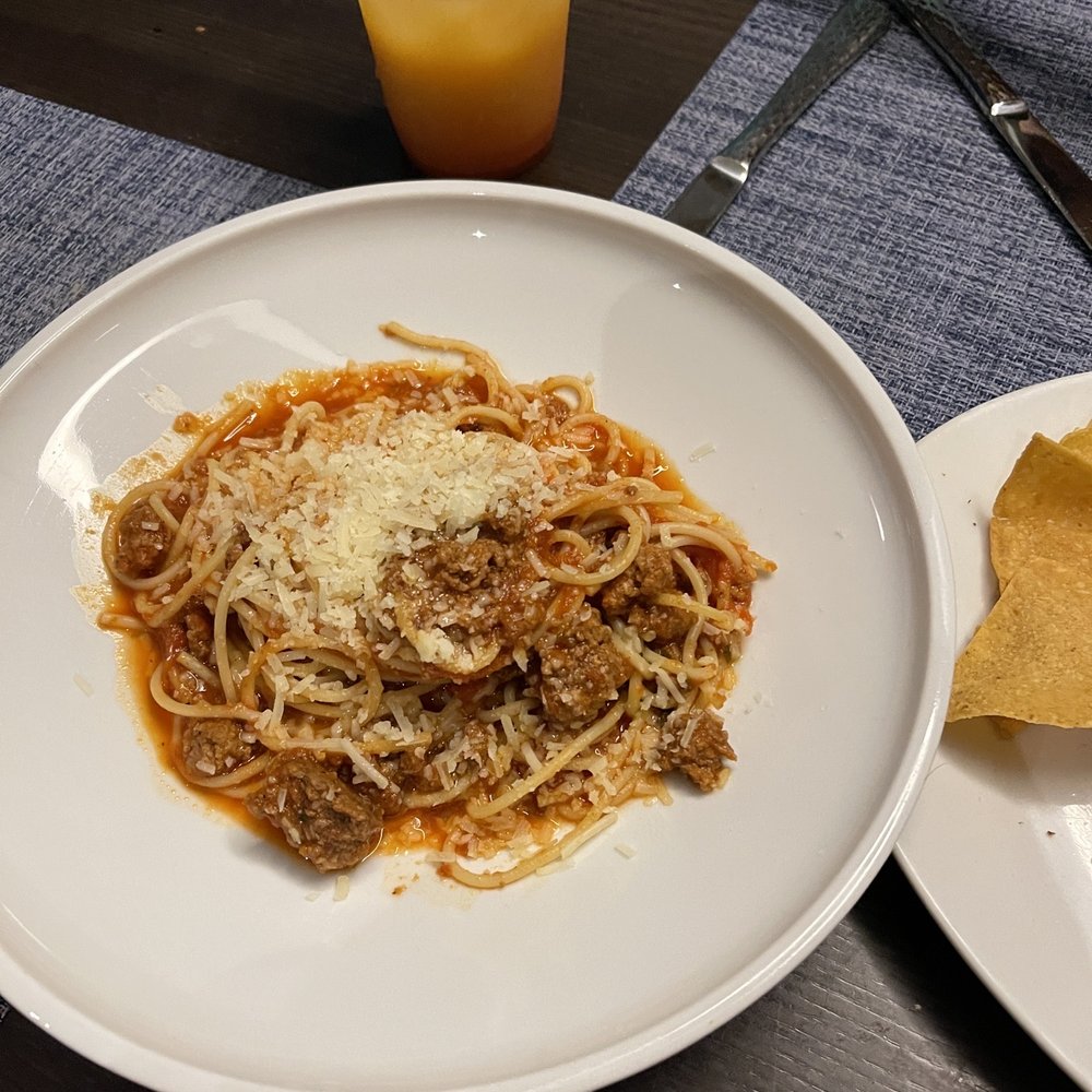 Viento Kitchen & Bar at Zota Beach Resort - Spaghetti bolognese - Bars Near Me - Longboat Key, Florida Viento Kitchen & Bar at Zota Beach Resort - Spaghetti bolognese - Bars Near Me - Longboat Key, Florida