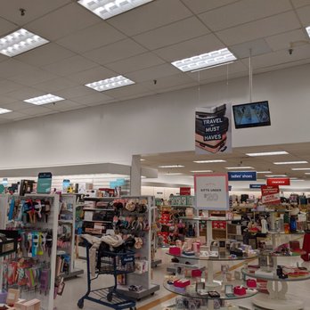 Marshall's - Department Stores Near Me - Avon, Connecticut