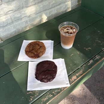 Yellow Flower - Cookies - Cafes Near Me - Toronto, Ontario Yellow Flower - Cookies - Cafes Near Me - Toronto, Ontario