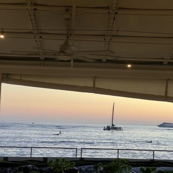 Halekulani Hotel - Hotels Near Me - Honolulu, Hawaii